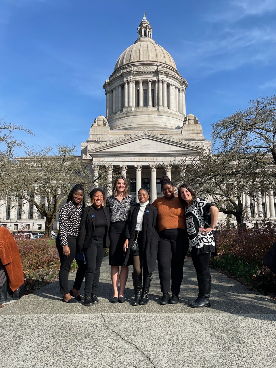 group of students in front of WA state capital